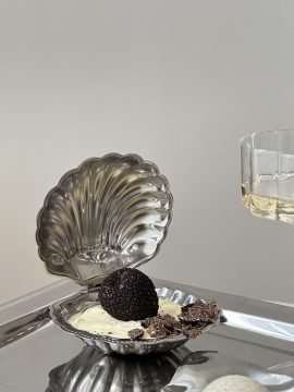 Масло з чорним трюфелем, пармезаном та мальдонською сіллю