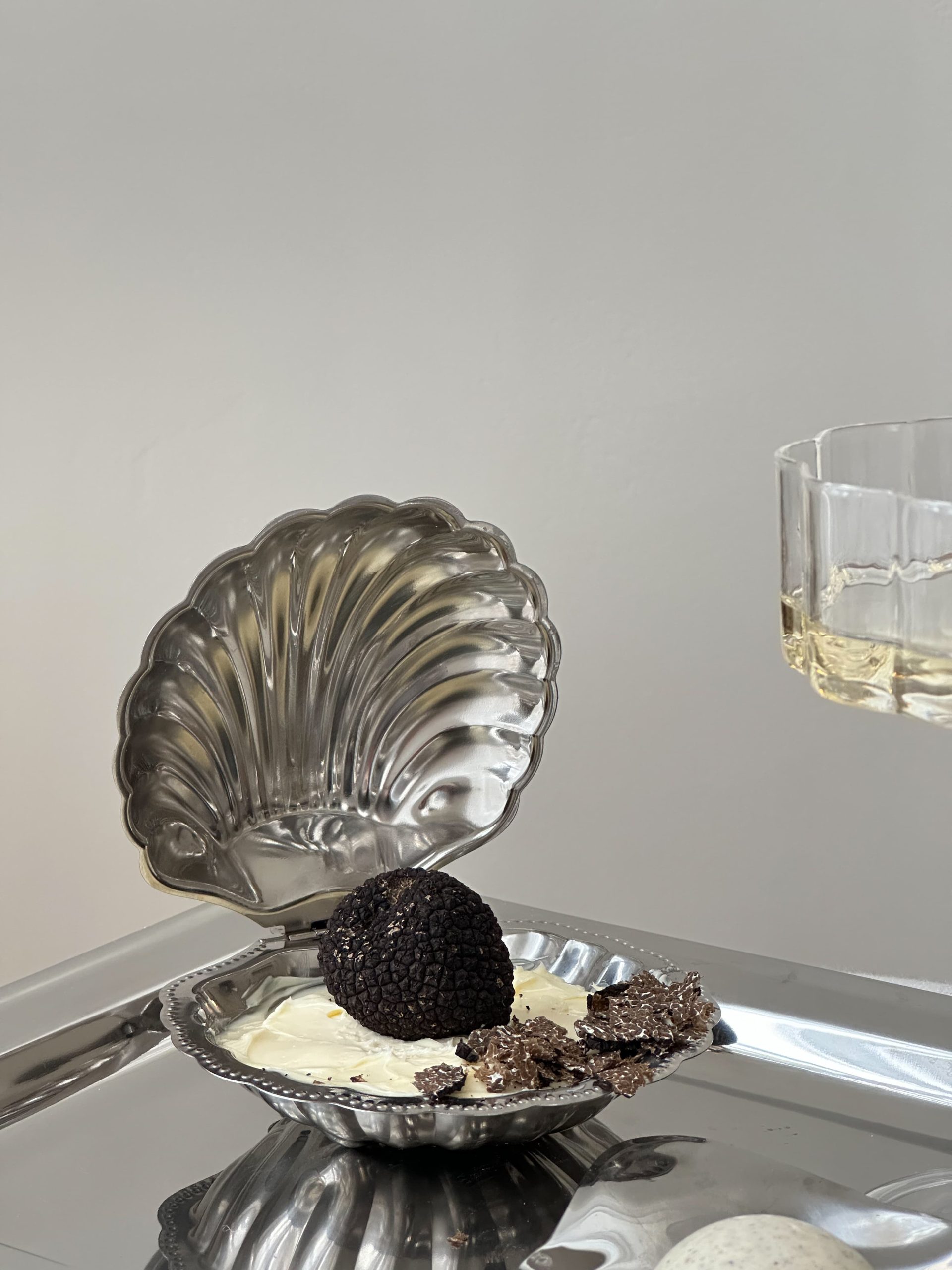 Масло з чорним трюфелем, пармезаном та мальдонською сіллю